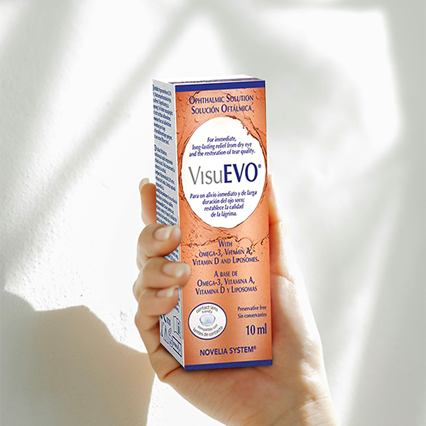 visu product dat iemand vasthoudt